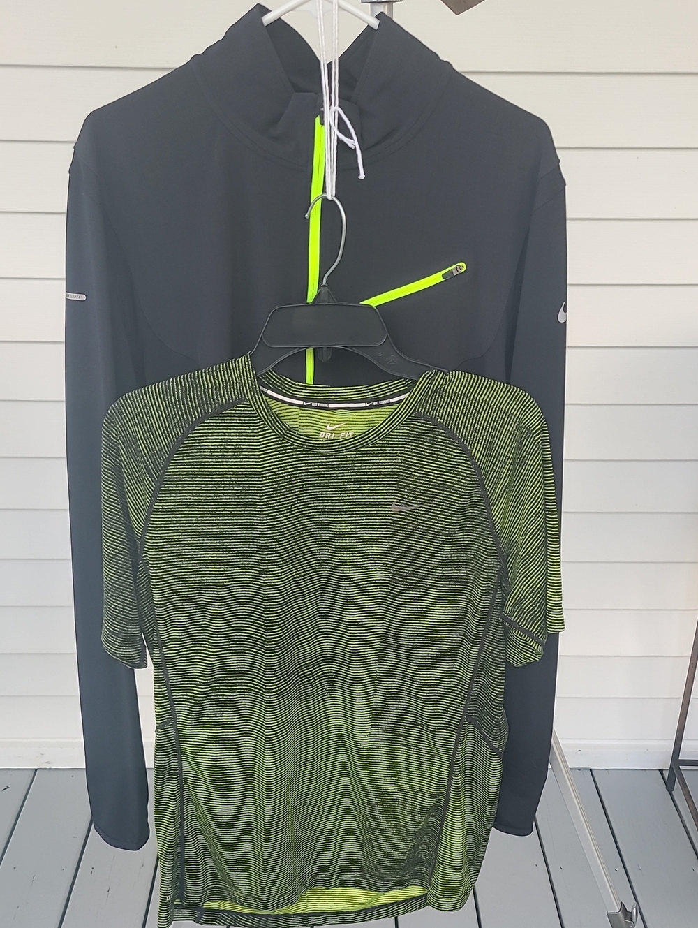 Nike Men’s Nike Running Pull-over 3/4 Zip Jacket & SS T-Shirt, sizes Medium
